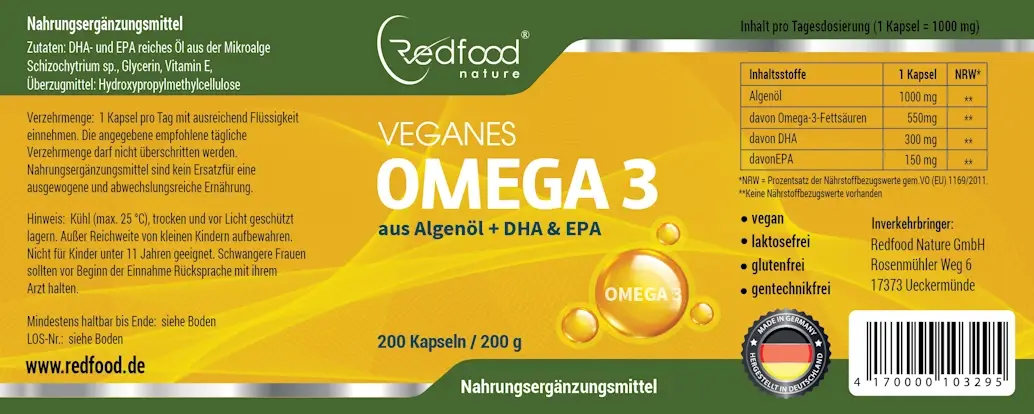 Detailansicht des Etiketts der Comega 3 Kapseln Vegan, hervorhebend die Hauptinhaltsstoffe wie hochdosiertes Algenöl mit 550 mg Omega-3-Fettsäuren, darunter 300 mg DHA und 150 mg EPA, sowie Informationen zur natürlichen, umweltfreundlichen Herkunft und der Absenz von Schwermetallen
